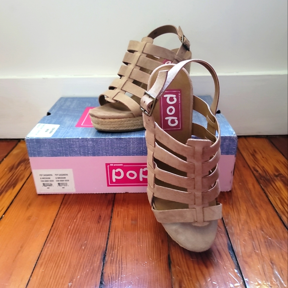Women's size 8 Tan color wedge sandals